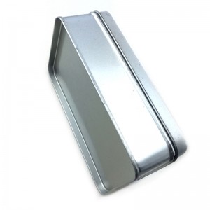 Прямоугольная косметическая жестяная коробка с серебряным лаком и тисненым логотипом