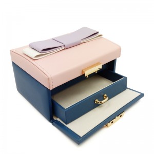 Уникальная дизайнерская подарочная коробка для косметического магазина