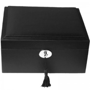 Чехол для камердинера из черной кожзаменителя