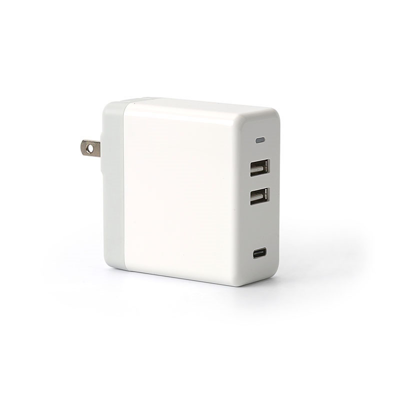 KPS-8407LC тип PD + два USB-порта адаптера переменного тока (вилка США / ЕС)