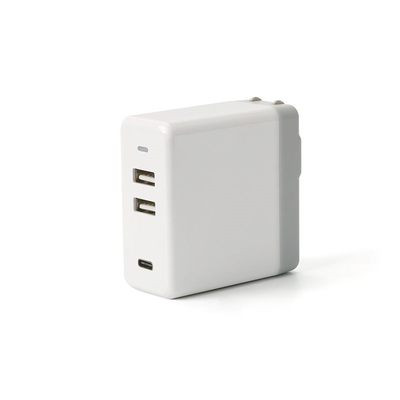 KPS-8407LC тип PD + два USB-порта адаптера переменного тока (вилка США / ЕС)
