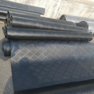 Коровник / конюшня