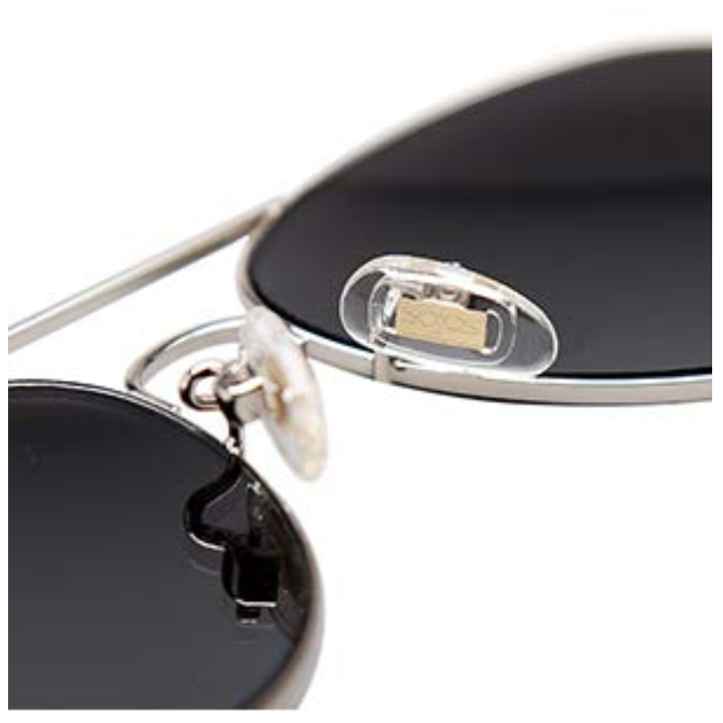 Классические солнцезащитные очки с плоскими линзами с зеркальными линзами и металлической оправой с пружинными петлями