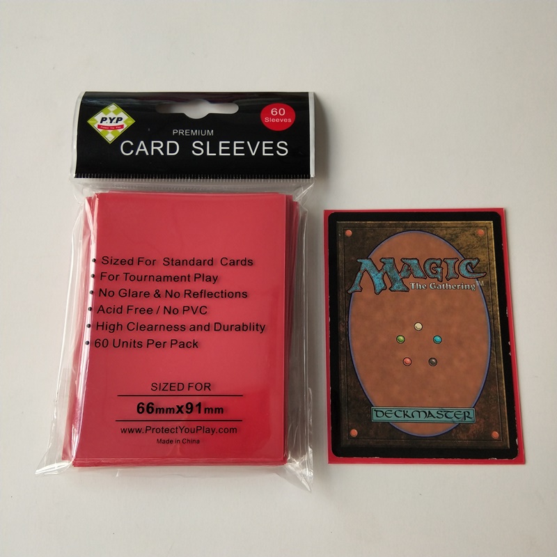 Защитные колоды для игровых карт MTG / Pokemon 66x91 мм сплошного красного цвета