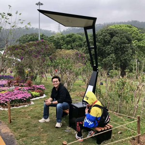 Решение для наружной рекламы Smart Solar Bench со светодиодной подсветкой