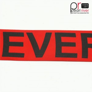 Красная высококачественная лента