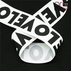 Белая высококачественная лента