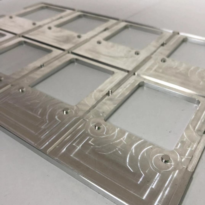 Приспособление прессы монтажной платы электронных частей CNC алюминия подвергая механической обработке подходящее