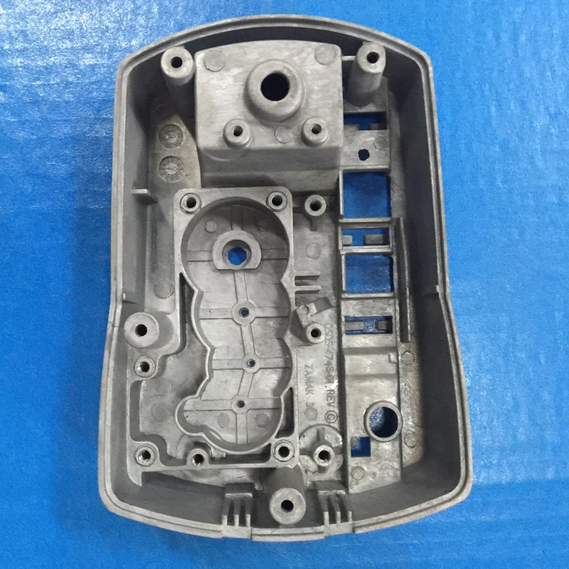 Подгонянные алюминиевые автозапчасти CNC заливки формы подвергая механической обработке