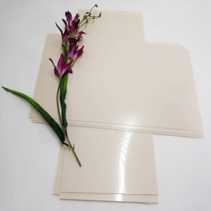 Лист полиэфира высокомарочного ЛЮБИМЧИКА цвета абрикоса 0.5mm твердый пластичный для мебели