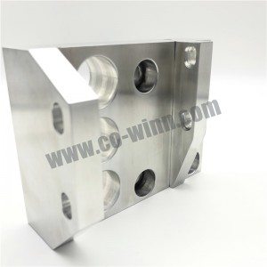 Подгонянные части двигателя CNC подвергая механической обработке алюминиевые запасные части после частей сбываний