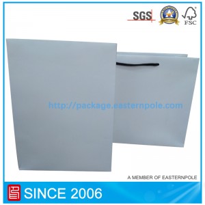 Бумажный пакет известного бренда Boss