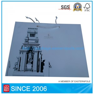 Белый крафт бумажный пакет для одежды