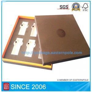 Бумажная коробка для косметики ручной работы с картонной вставкой