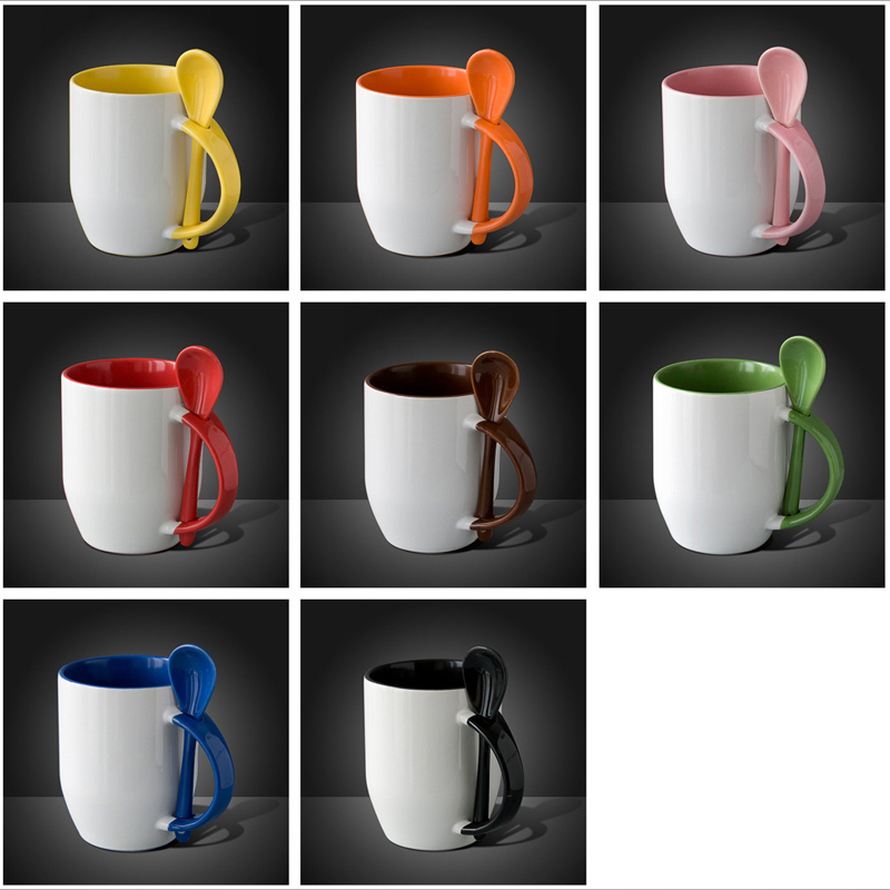индивидуализированный цветной керамический стакан с рукояткой для продажи