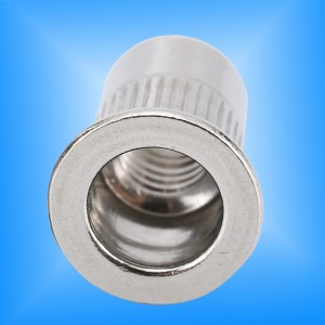 Тело с накатанной головой