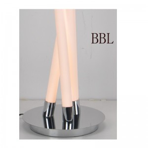 светодиодная лампа с тремя вертикальными трубками