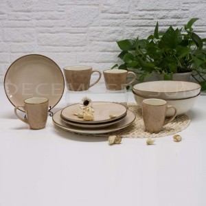 Простой керамический набор посуды