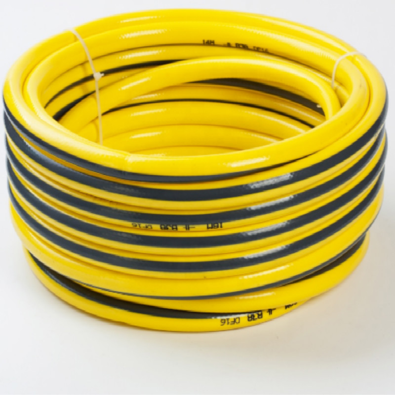 Цветастый гибкий заплетенный волокно усиливает пластичный шланг воды сада pvc