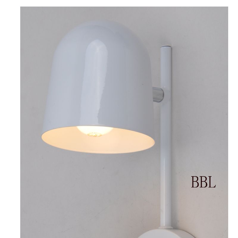 Настенный светильник с вращающимся металлическим плафоном