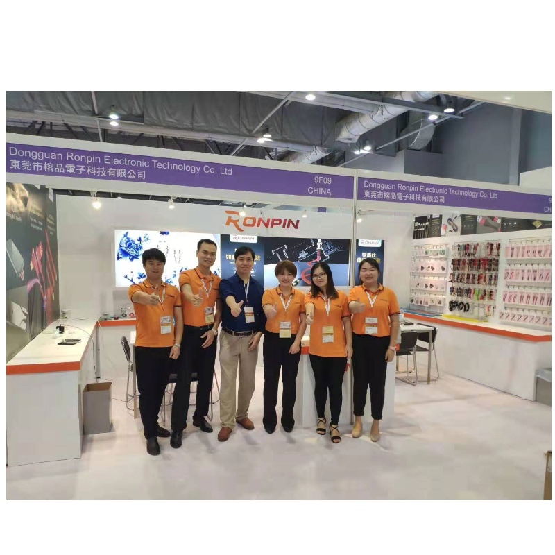 Выставка в аэропорту Гонконга