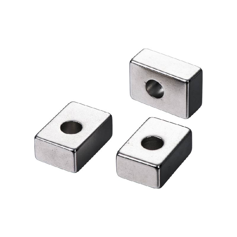 Высокотемпературный магнитный самарий-кобальтовый двигатель