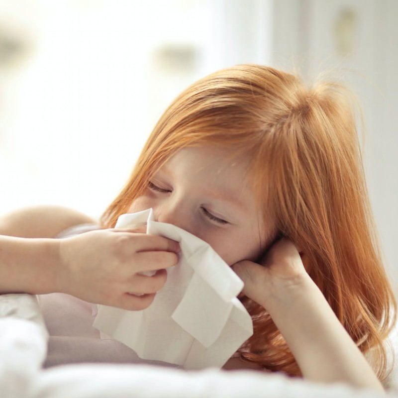 как можно продолжать обеспечивать личную защиту во время вспышки covid - 19?