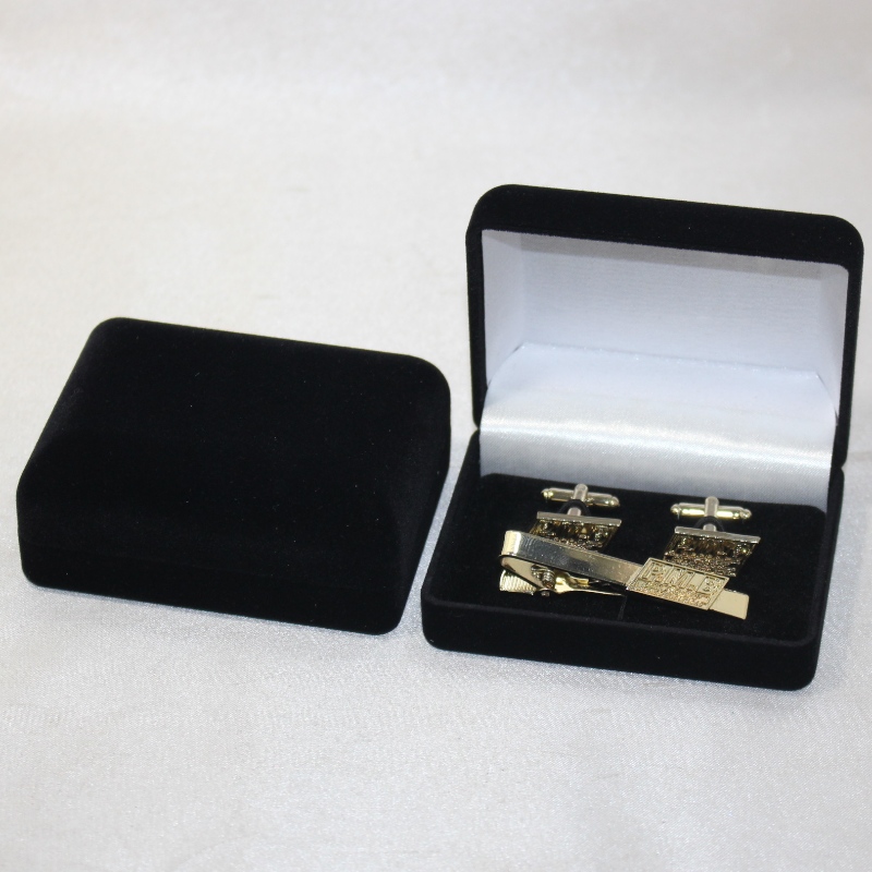 Проект D - 45: запонки, галстуки или медали, монеты и эмблемы с круглой бархатной коробкой, мм.84 * 64 * 36, весом около 48 г.