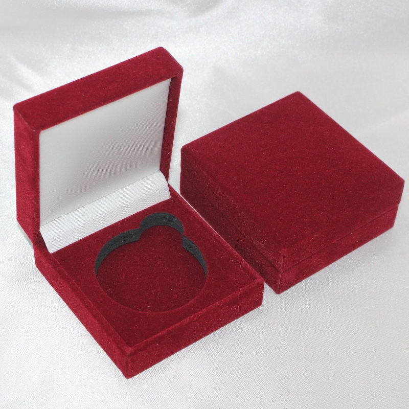 Проект V - 04 монеты и эмблемы, запонки, галстуки и другие квадратные полиуретановые кожаные коробки, мм.63 * 68 * 28, весом около 50 г