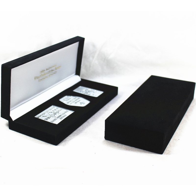 Пункт V - 13 180 * 60 мм более 50 монет, эмблемы, медали ит.д.продукт..202 * 85 * 36, вес около 166г