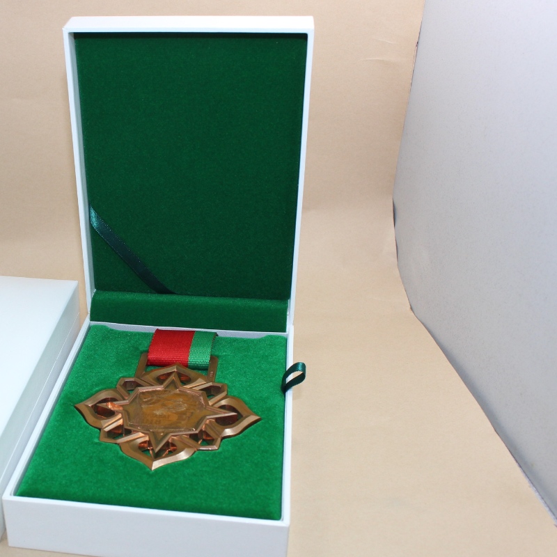 Проект V - 15L прямоугольный полиуретановый кожаный ящик, применим к медалям, монетам и эмблемам 90 * 120 мм.110 * 157 * 40, вес около 185г