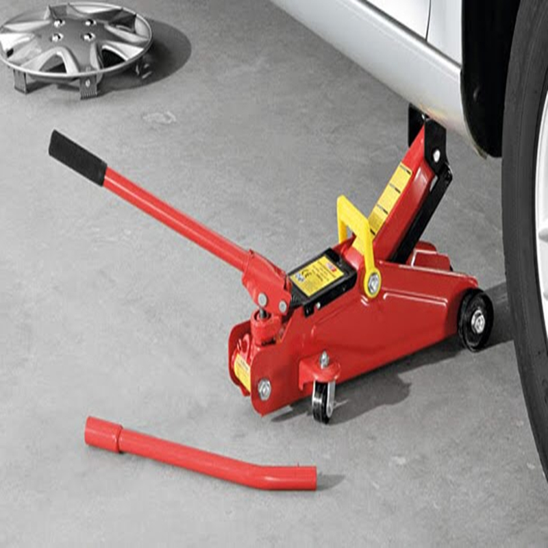 Какое масло используется для обслуживания гидравлических домкратов?