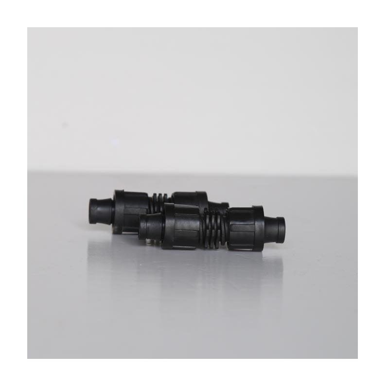 Вставное соединение для капельной трубы из полиэтилена