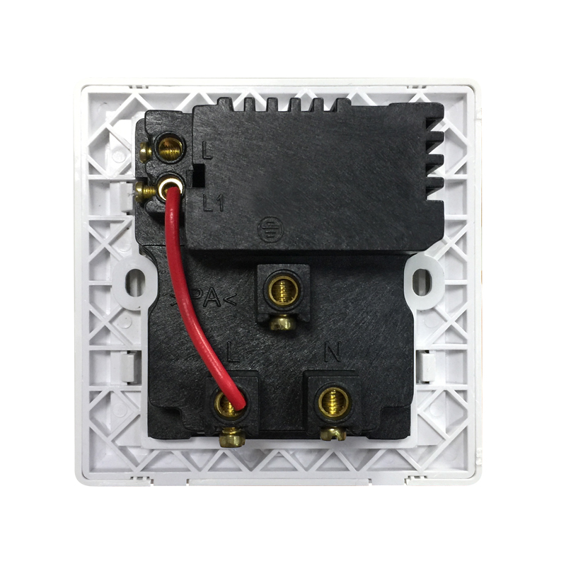 НАСТЕННАЯ USB-РОЗЕТКА USB501