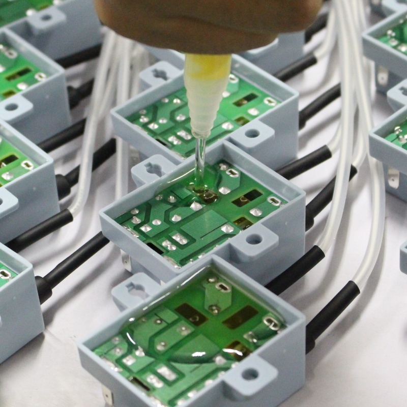 изготовитель уплотняющего клея: вы знаете, почему поливать клей не равномерно?