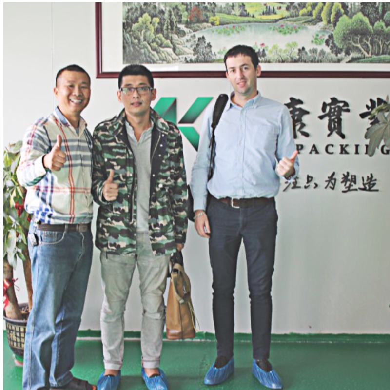 Американский дистрибьютор упаковки замороженных продуктов ￼ в нашу компанию для покупки