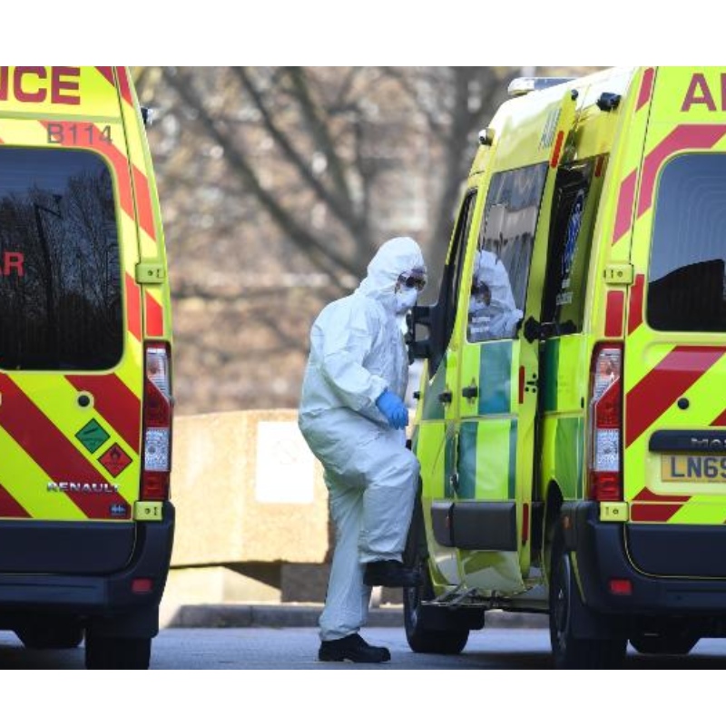 Онтарио, Канада, реализует порядок пребывания в домашних условиях, как официальные лица предупреждают о надвигающемся системе з...