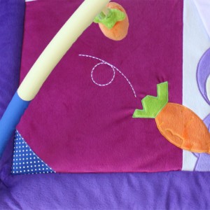 Квадратный игровой коврик - кролик