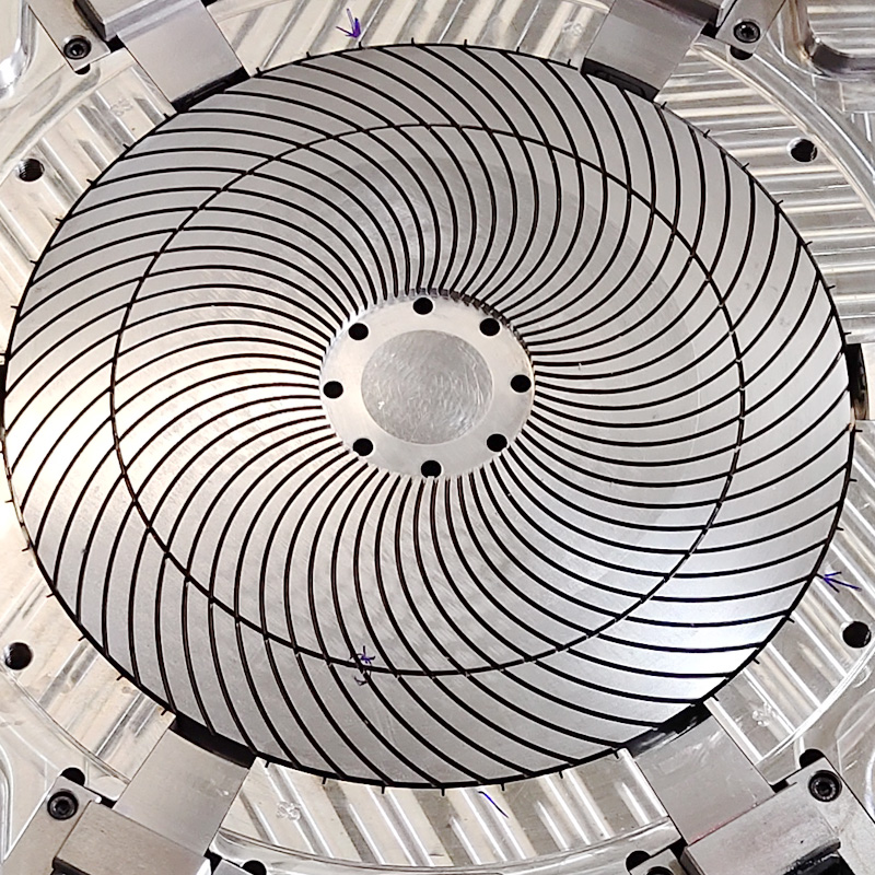 частные предприятия делают все возможное, чтобы противостоять COVID - 19