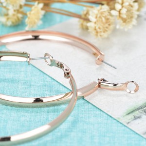 Серьги в простые личности