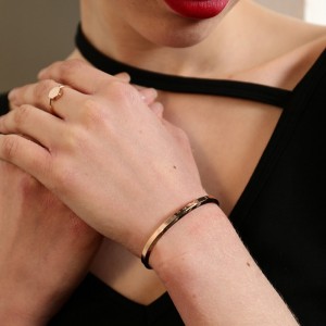 Браслет из нержавеющей стали