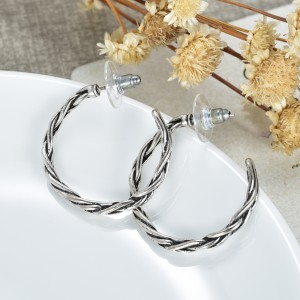 Корейская версия моды и красивых сережек