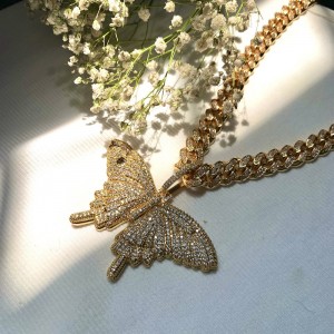 Мода Bling Розовое Ожерелье Бабочка Большой Размер Блестящая Бабочка Подвеска с Кубинской цепью
