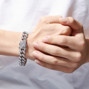 Проволочный хип-хоп полон буровых браслетов