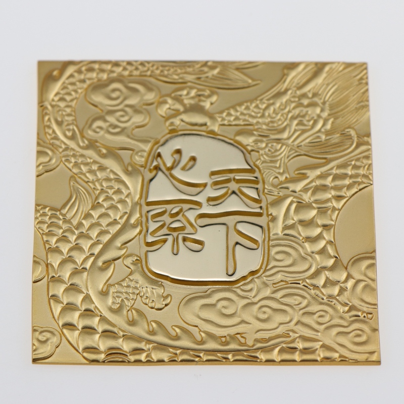Китай Производитель пользовательских литейных литья Античная металлическая табличка гальванического цинкового сплава лакирование логотипов