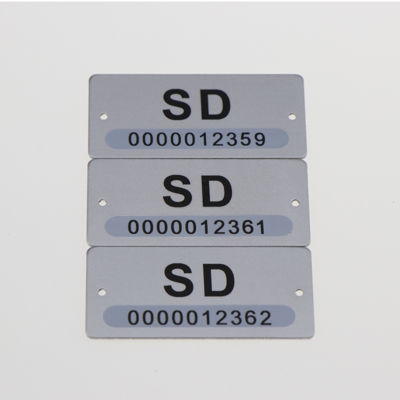 Оптом пользовательский лазерный выгравированный серийный номер этикетки металлический штрих-код этикетки наклейки этикетки алюминиевые активов