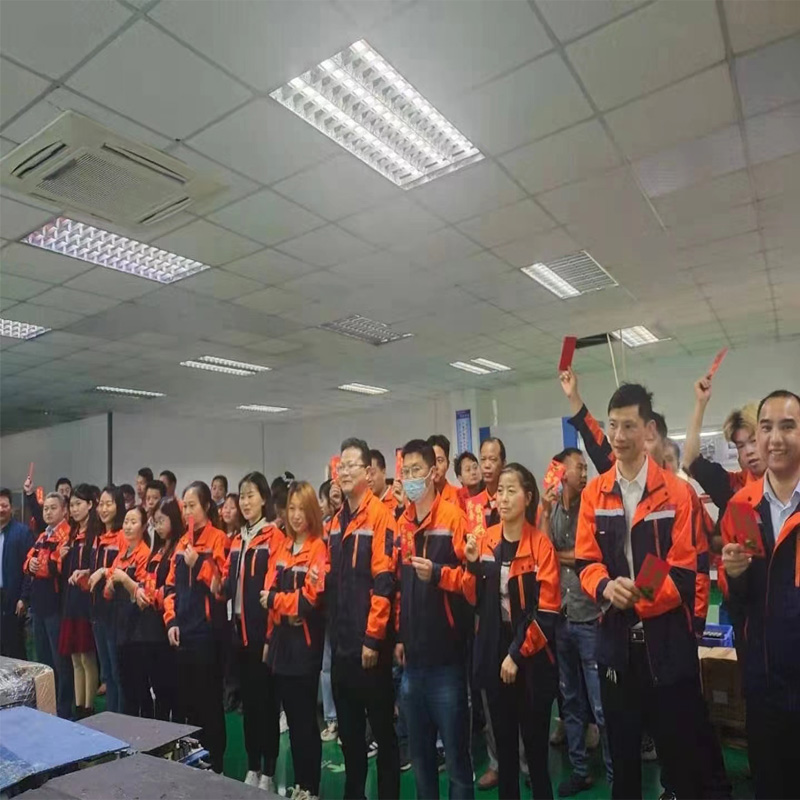 Новогодние красные конверты