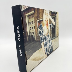 Товарная упаковочная бумажная коробка