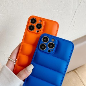 Новый продукт подходит для Apple iPhone14 Down Jacket Solid Color Core Core Mobile Phore Cuse, обновление объектива полная защита против царапин, защитная кры...