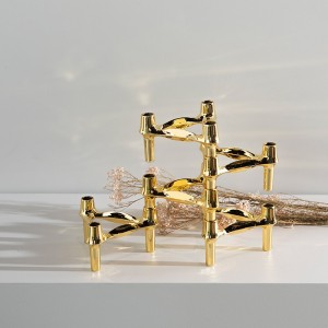 Треугольный подсвечник